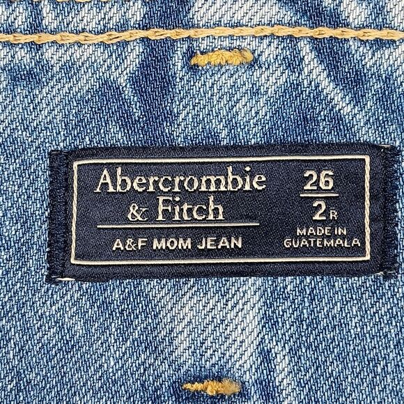 ABERCROMBIE & FITCH  Light Wash Cropped Mom Jeans Size 2R/26 Button Fly Raw Hem - Picture 8 of 13
